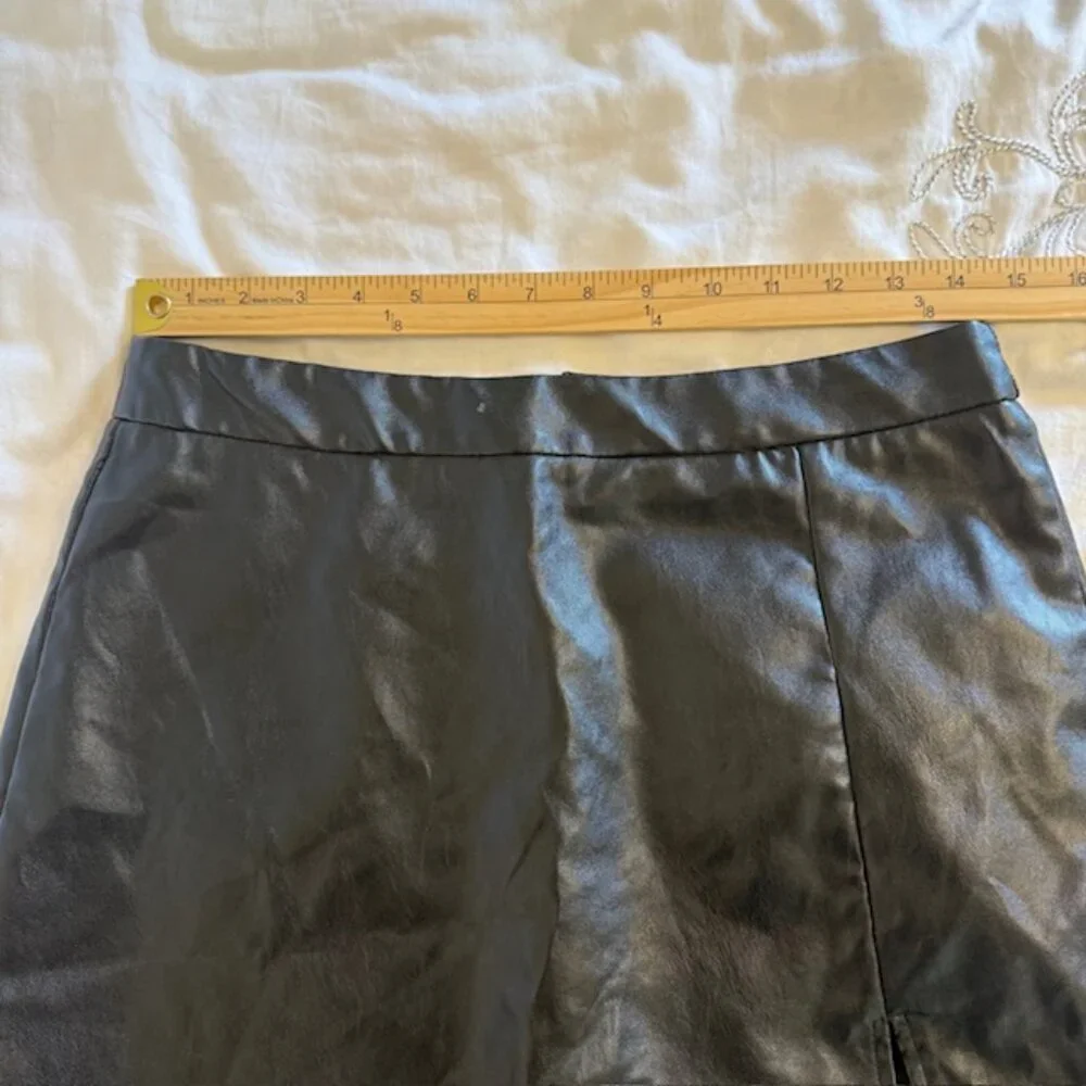 Faux Leather A-Line Mini Skirt Black Moto Edgy Classic Vegan Concert Size Large